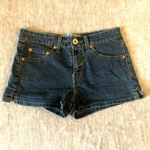 Levi’s traditional denim jean shorts size 9